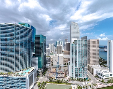 475 Brickell Ave - Photo Thumbnail 0