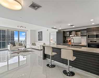 200 Biscayne Boulevard Way - Photo Thumbnail 10