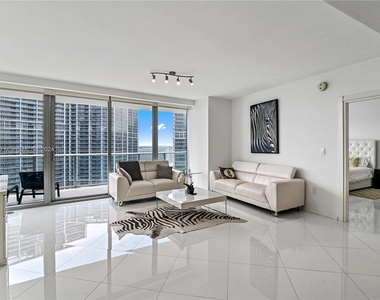 200 Biscayne Boulevard Way - Photo Thumbnail 1