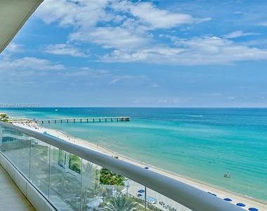 16047 Collins Ave - Photo Thumbnail 11