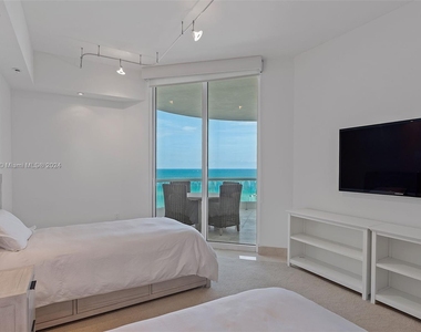 16047 Collins Ave - Photo Thumbnail 37