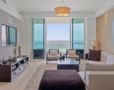 16047 Collins Ave - Photo Thumbnail 6