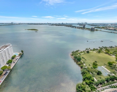 2020 N Bayshore Dr - Photo Thumbnail 13