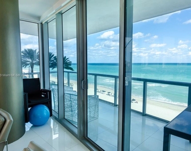 17001 Collins Ave - Photo Thumbnail 15