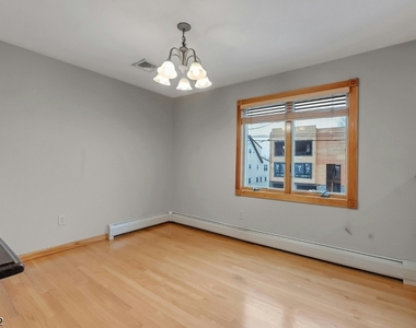 275 Lafayette Ave - Photo Thumbnail 9