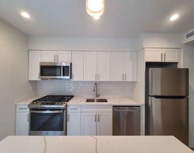 25-70 32nd Street - Photo Thumbnail 2