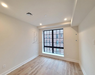 25-70 32nd Street - Photo Thumbnail 6