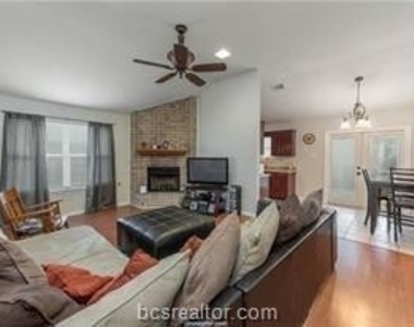 3405 Dallis Drive - Photo Thumbnail 4