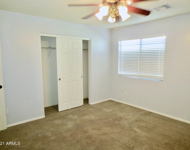 43251 W Wild Horse Trail - Photo Thumbnail 29