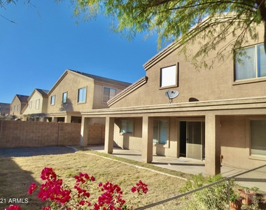 43251 W Wild Horse Trail - Photo Thumbnail 42