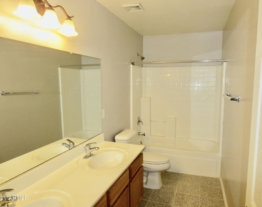 43251 W Wild Horse Trail - Photo Thumbnail 37