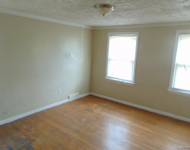 9325 Littlefield Street - Photo Thumbnail 13