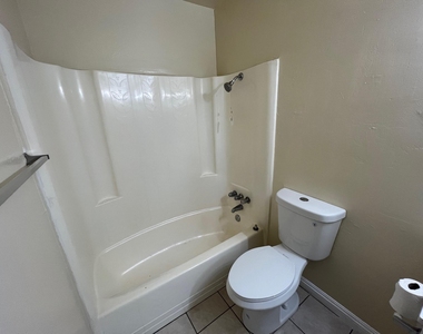 7817 Walpole Avenue - Photo Thumbnail 7