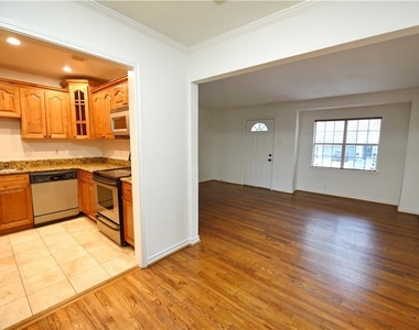 8502 Ridgelea Street - Photo Thumbnail 7