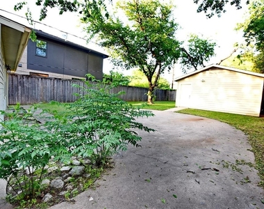 8502 Ridgelea Street - Photo Thumbnail 4