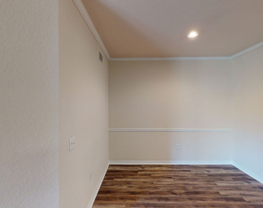 10328 Venitia Real Avenue - Photo Thumbnail 3