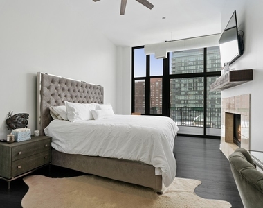 333 W Hubbard Street - Photo Thumbnail 13