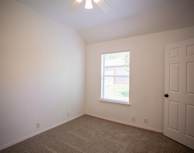 1703 Pine Hills Lane - Photo Thumbnail 18