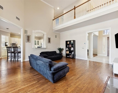 433 Martel Lane - Photo Thumbnail 10