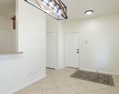 7313 Comanche Trail - Photo Thumbnail 8