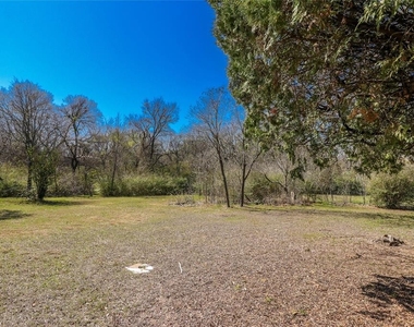 7313 Comanche Trail - Photo Thumbnail 3