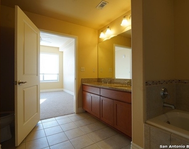 215 Center St. Unit 1404 - Photo Thumbnail 16