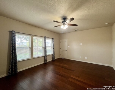 6527 Diego Ln - Photo Thumbnail 10