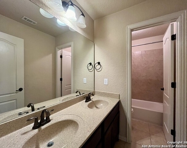 6527 Diego Ln - Photo Thumbnail 24