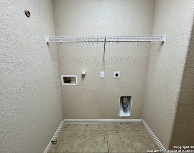 6527 Diego Ln - Photo Thumbnail 26