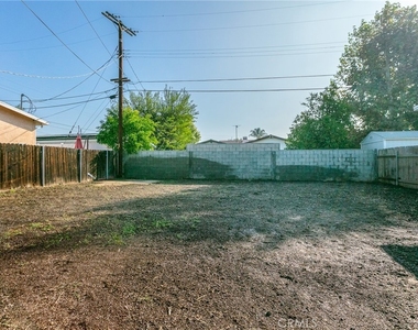 7512 Balboa Boulevard - Photo Thumbnail 21