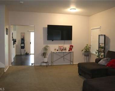 1463 Rabbit Peak Way - Photo Thumbnail 3