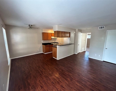 1412 Hawthorne - Photo Thumbnail 6