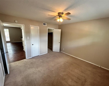 1412 Hawthorne - Photo Thumbnail 10