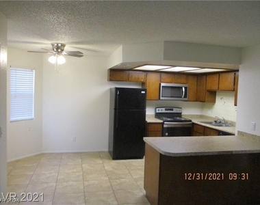 713 Rock Springs Drive - Photo Thumbnail 4