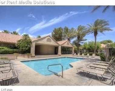 5066 Rainbow Boulevard - Photo Thumbnail 26