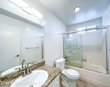 12760 Caswell Ave. - Photo Thumbnail 10