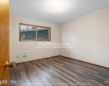 10042 Sw Garrett Street Unit 3 - Photo Thumbnail 4