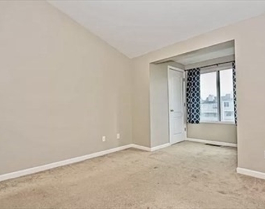 200 Falls Blvd - Photo Thumbnail 15