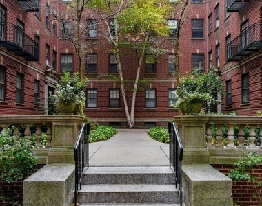 38 Linnaean St. - Photo Thumbnail 13