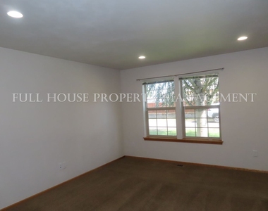 3762 Barger Dr. - Photo Thumbnail 4