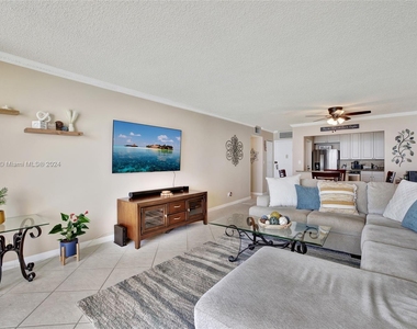 2201 S Ocean Dr - Photo Thumbnail 18