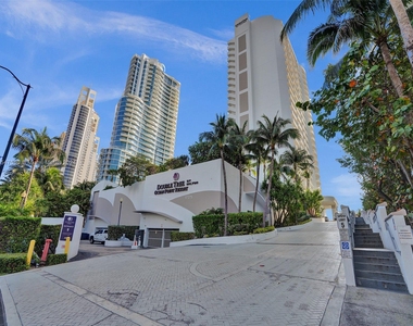 17375 Collins Ave - Photo Thumbnail 52