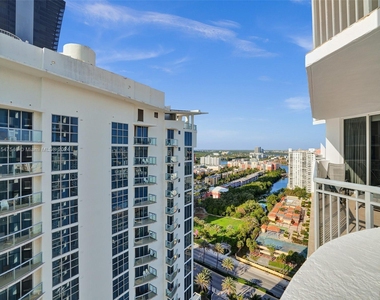 17375 Collins Ave - Photo Thumbnail 45