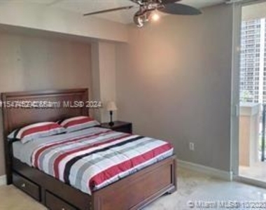 17555 Atlantic Blvd - Photo Thumbnail 9