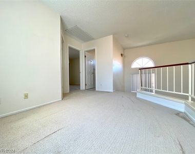 270 Spring Hills Lane - Photo Thumbnail 14