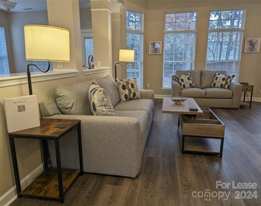 141 Poplar Woods Drive - Photo Thumbnail 4