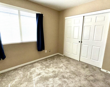 2208 W Monte Cristo Avenue - Photo Thumbnail 15