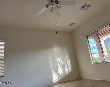 13765 W Crocus Drive - Photo Thumbnail 21