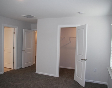 2520 Hutch Lane - Photo Thumbnail 14