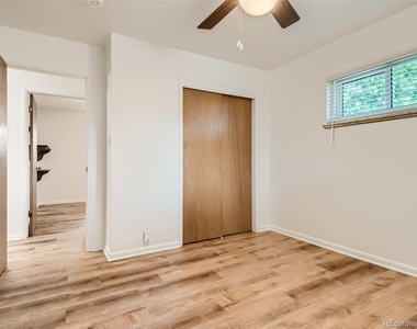 5073 W 65th Place - Photo Thumbnail 15